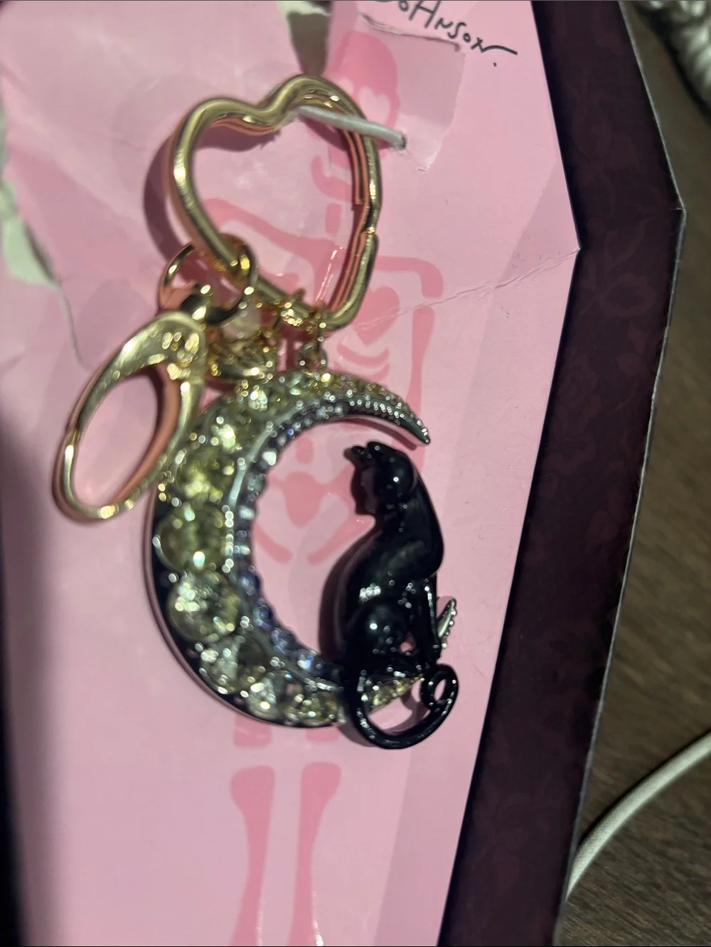 Betsey Johnson key holder Halloween with rhinestones moon with black cat